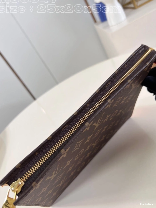 Repzbay Toilette-25*20*5.5cm VUITTON LOUIS Poche 0723